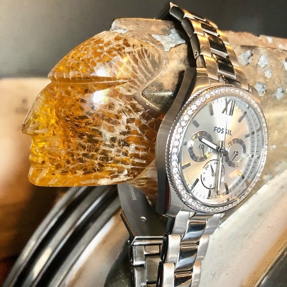 Women's Scarlette Analog Fossil Watch - Picture 2 of 9